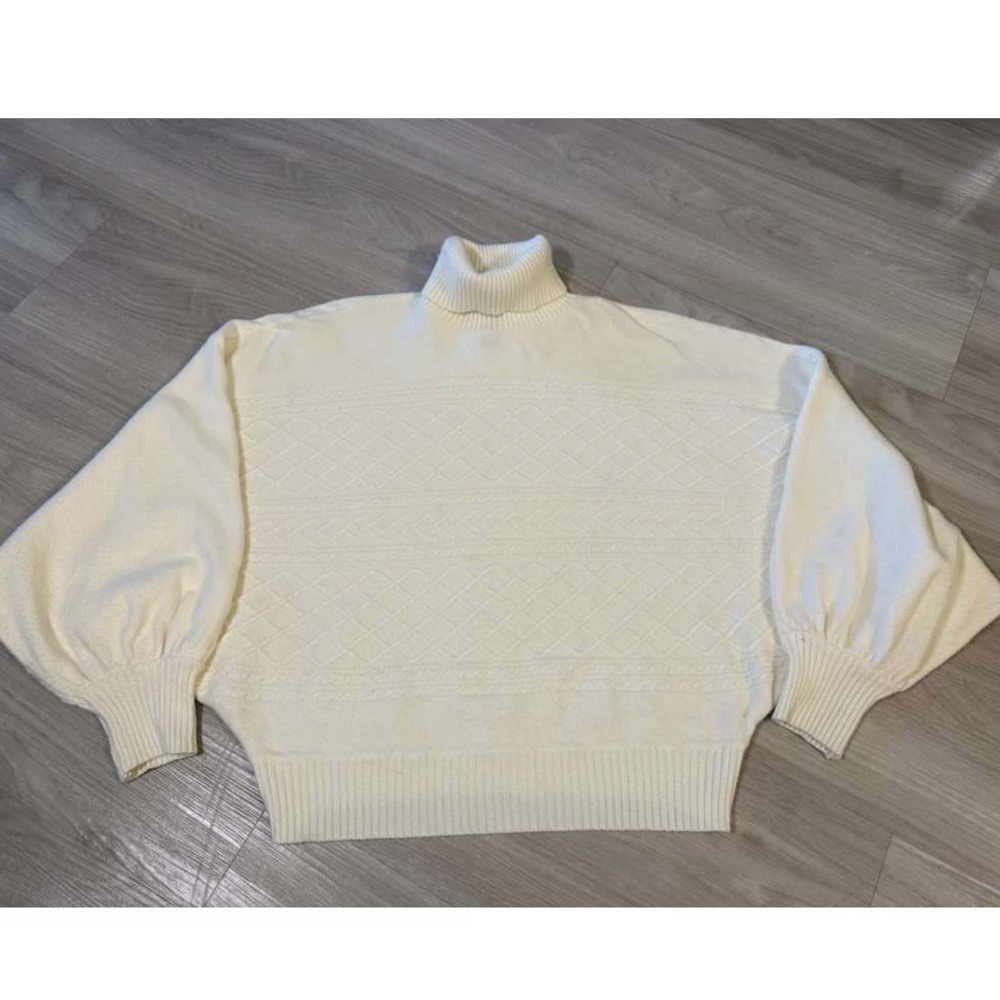 oliver o Ivory Cream Textured Turtleneck Sweater Dolman Sleeve Size L